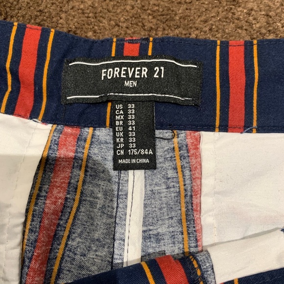 Men’s Forever 21 Pinstripe Shorts - Picture 5 of 5